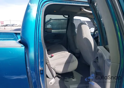 2001 Ford F-150 Harley-Davidson Edition/King Ranch Edition/Lariat/Xlt from USA, damaged, VIN 1FTRW07L01KD56914